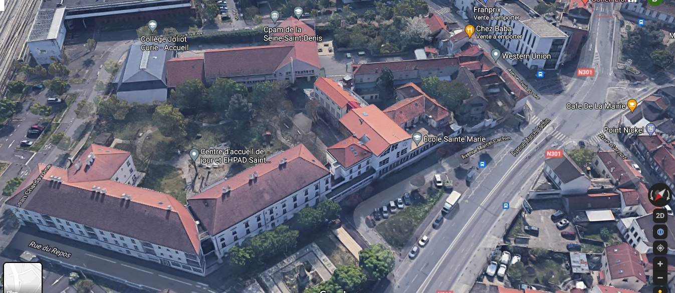 Vue aérienne de l'école Sainte-Marie  en 2021 côté entrée..
